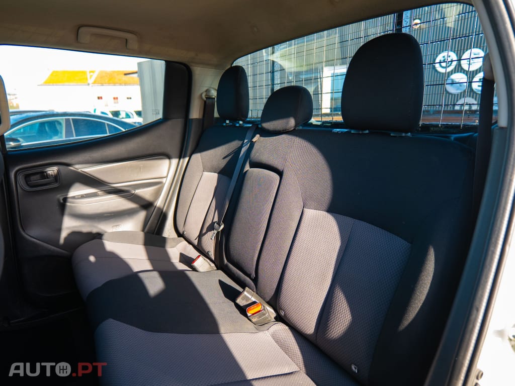 Mitsubishi L200 2.3 DI-D CD Invite 4WD