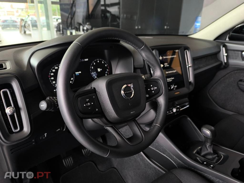 Volvo XC40 1.5 T2 Momentum