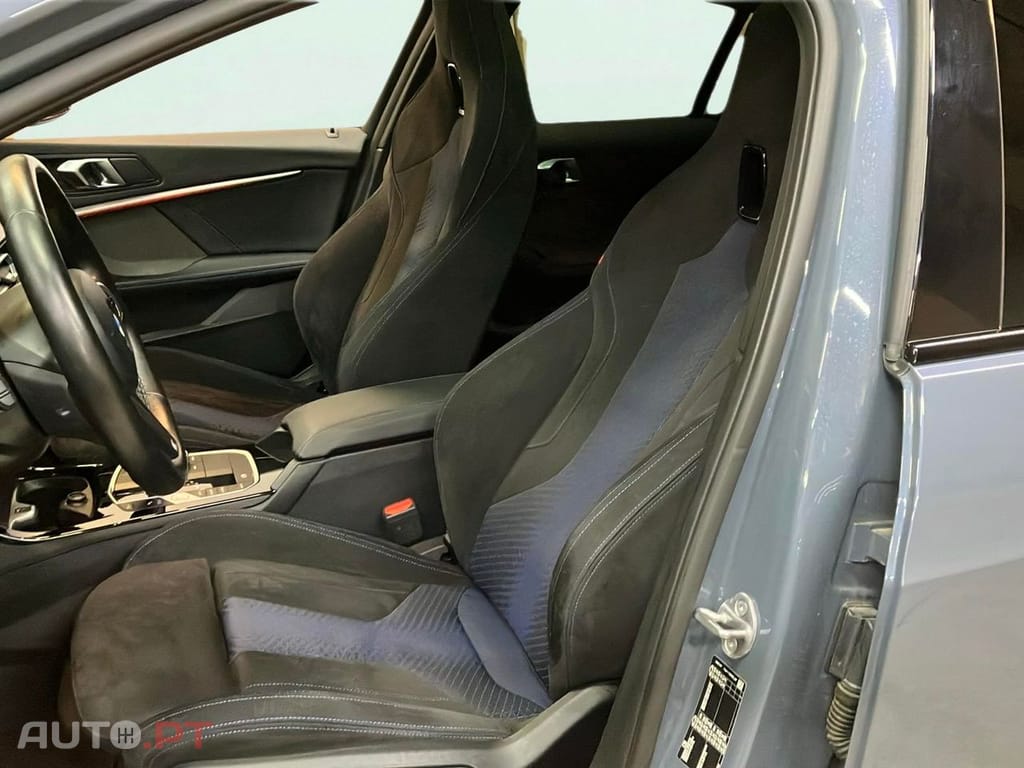 BMW 118 i Pack Desportivo M Auto