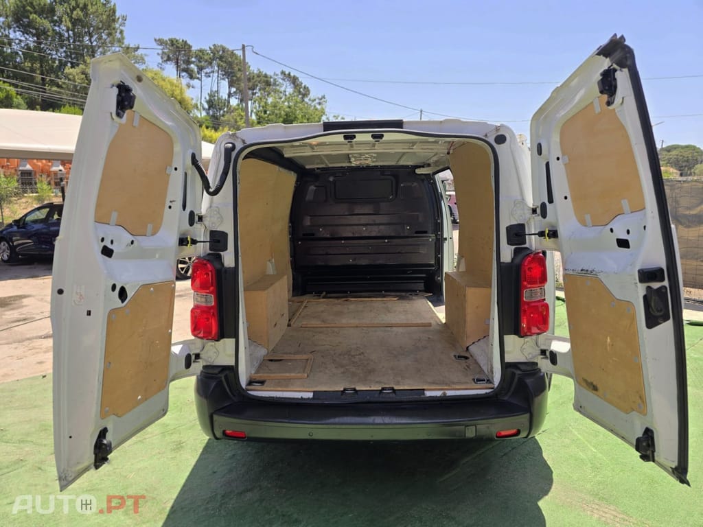 Peugeot Expert 2.0 BlueHDi L2H1 Premium Standard