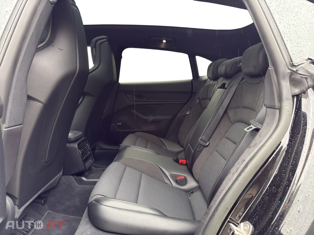 Porsche Taycan 4S