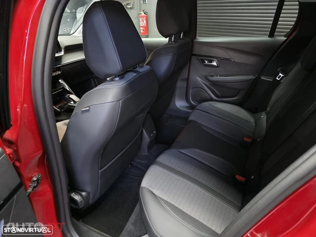 Peugeot E-208 50 kWh Allure Pack