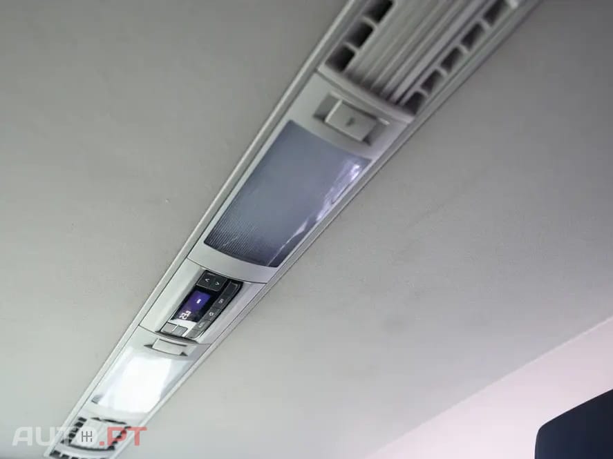 Volkswagen Caravelle 2.0 TDi CD Longa Extra AC