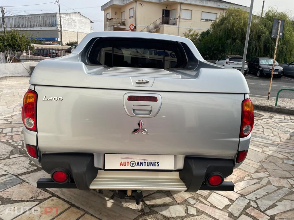 Mitsubishi L200 2.5 DI-D CD Invite+ AC/ABS 4WD