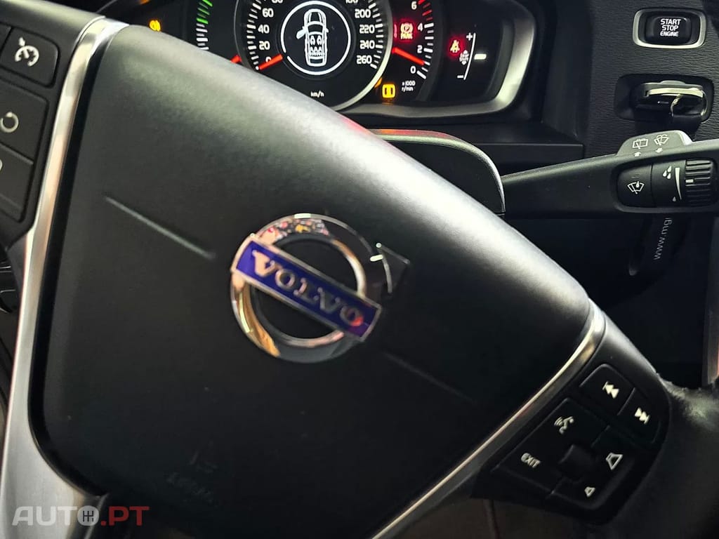 Volvo V60 Cross Country 2.0 D3 Momentum