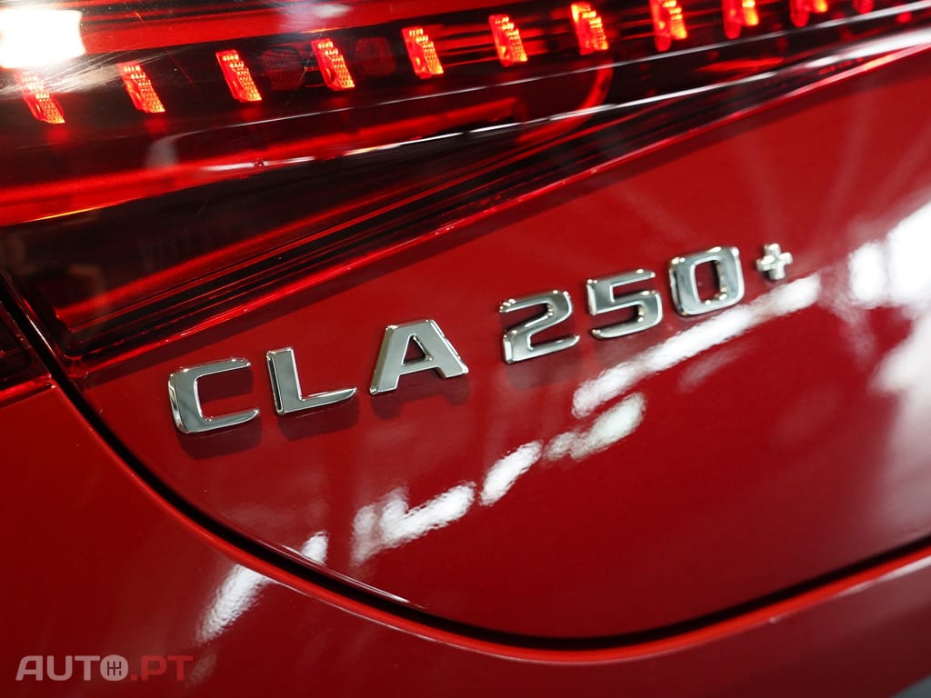 Mercedes-Benz CLA 250 com tecnologia EQ