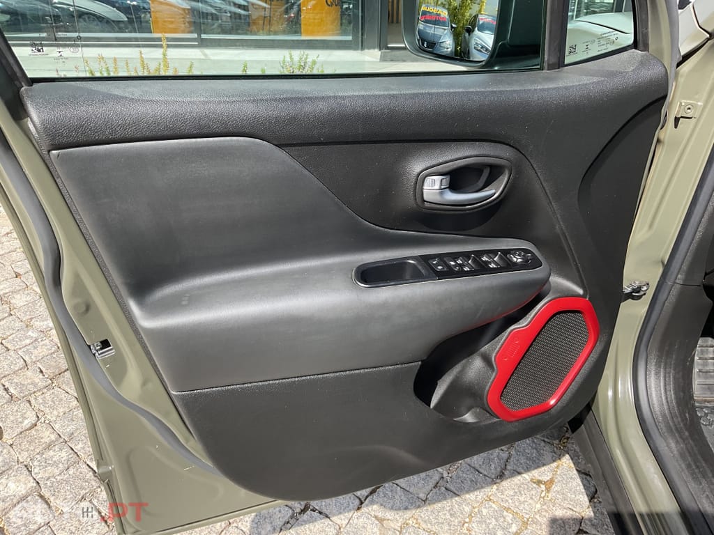 Jeep Renegade 1.3 TG Trailhawk