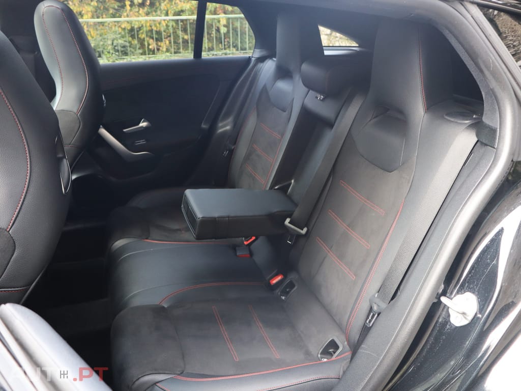 Mercedes-Benz CLA 180 d Shooting Brake AMG Premium Plus