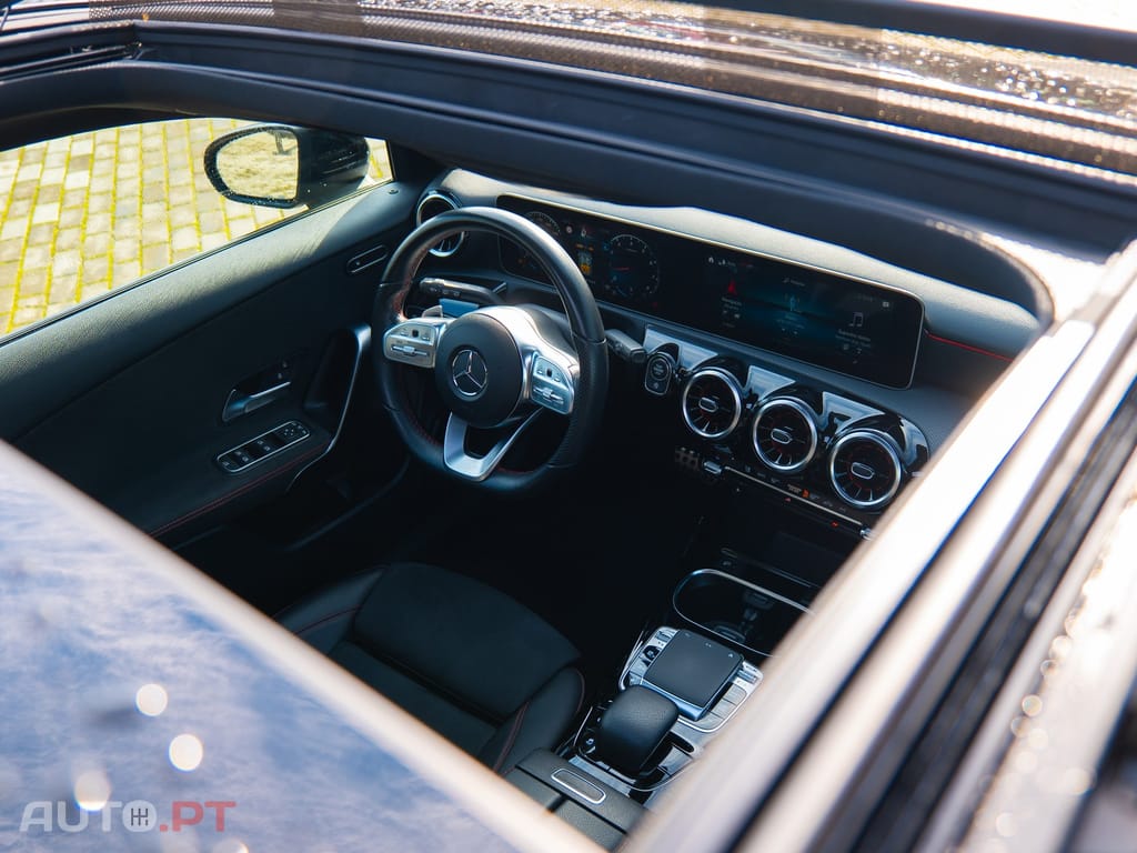 Mercedes-Benz A 35 AMG 4Matic Speedshift DCT 7G