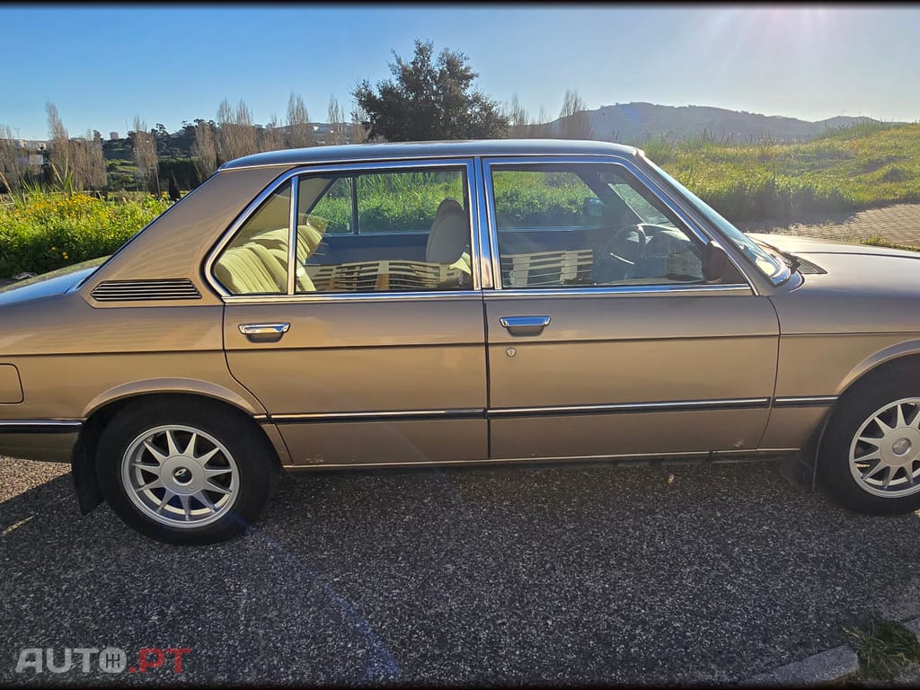 BMW 518 i E12