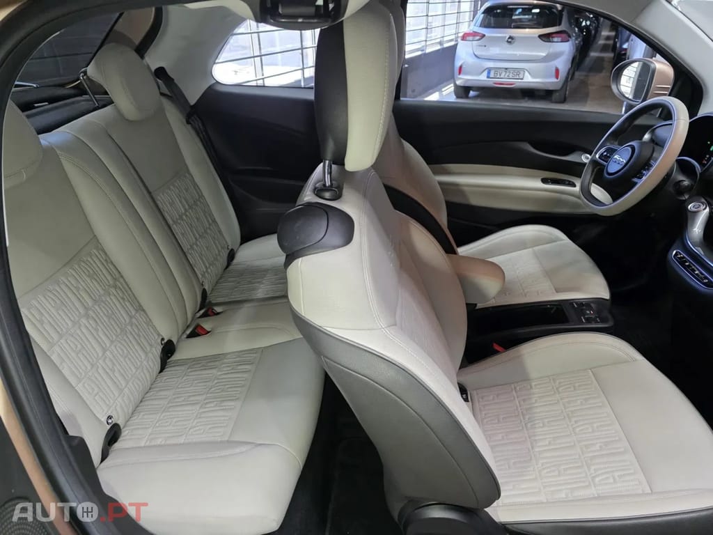 Fiat 500e La Prima