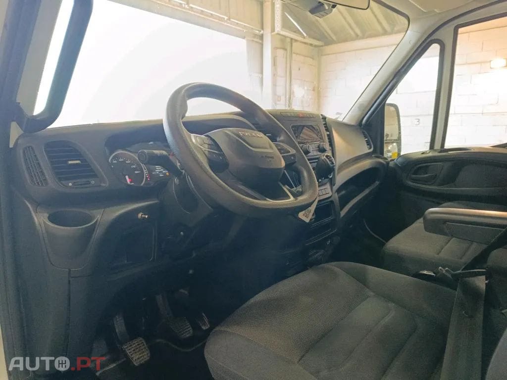 Iveco Daily DAILY -CHASSIS-CABINA 2.3 35S16 3750