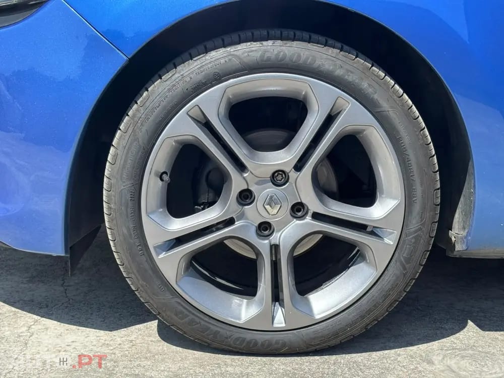 Renault Clio Outro