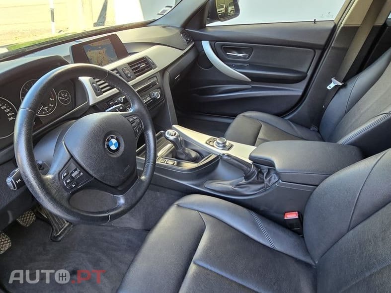 BMW 318 d Touring Blue Performance Luxury Line
