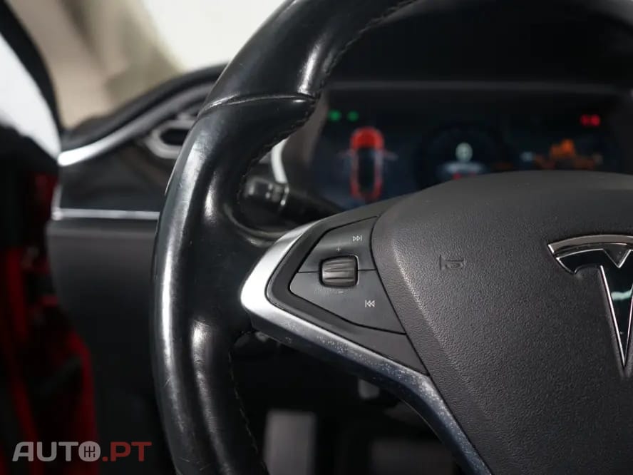 Tesla Model S 85