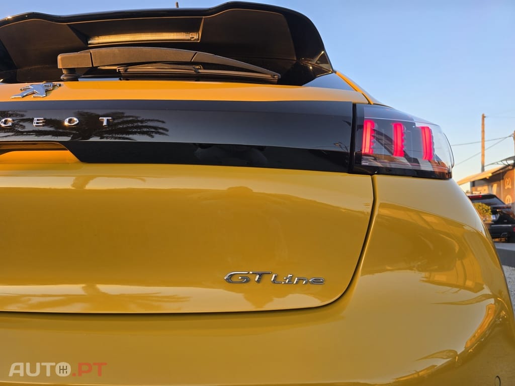 Peugeot 208 1.2 PureTech GT Line EAT8