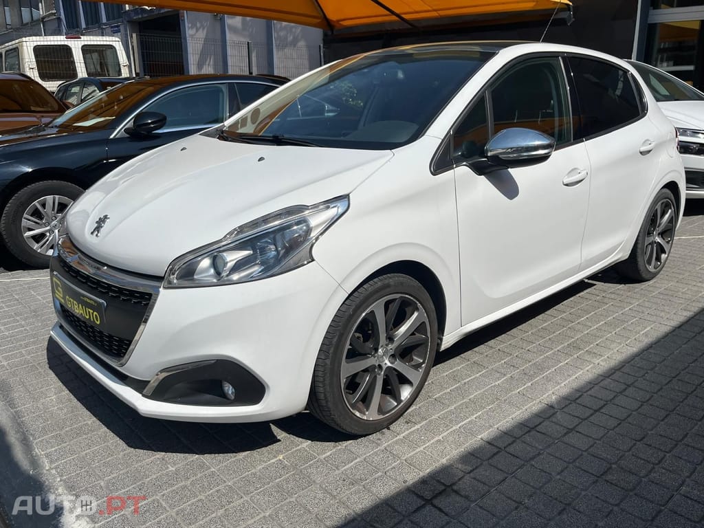 Peugeot 208  1.2 e-THP Féline