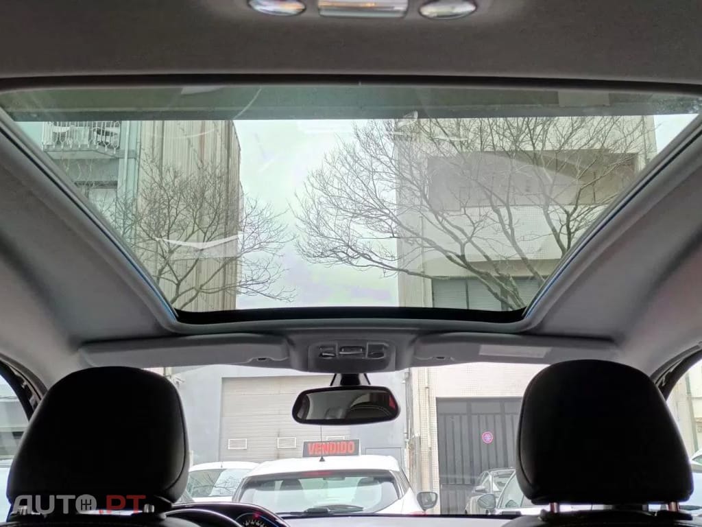 Peugeot 2008 1.2 PureTech Allure