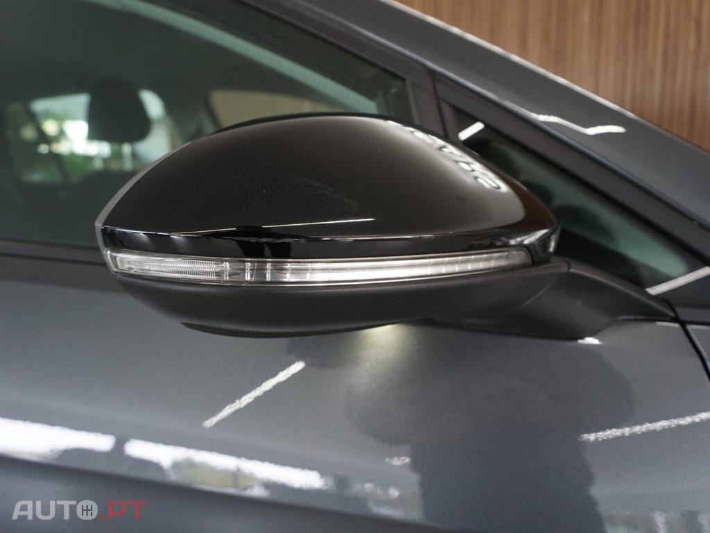 Volkswagen Golf 1.0 TSI OPF IQ.DRIVE