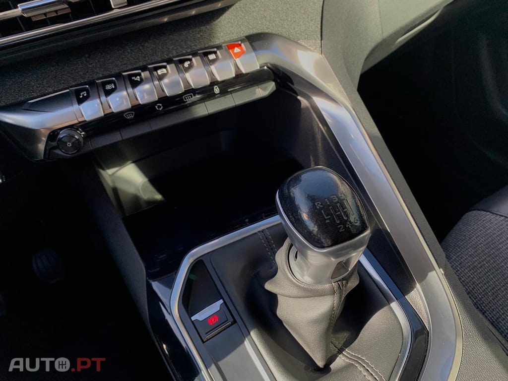 Peugeot 3008 1.5 BlueHDi Allure