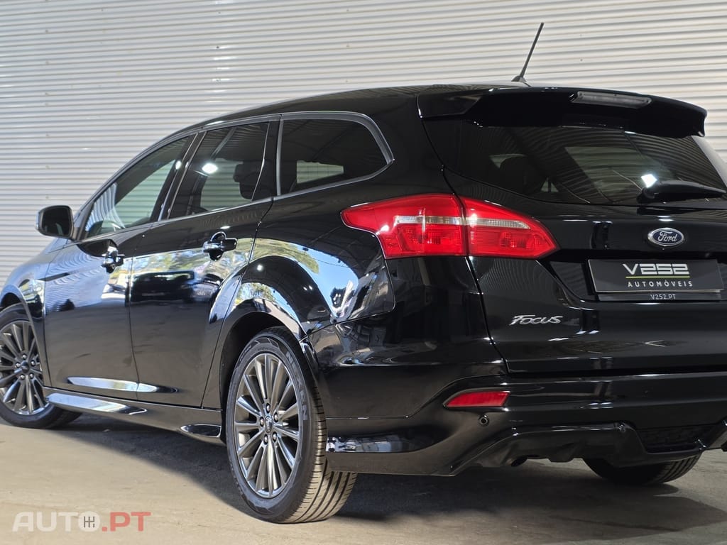 Ford Focus SW 1.5 TDCi EcoBlue ST-Line