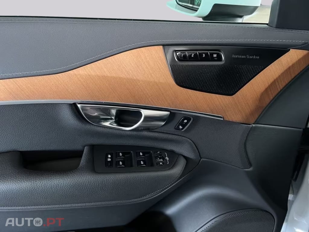 Volvo XC90 T8 AWD I.V.A DEDUTIVEL