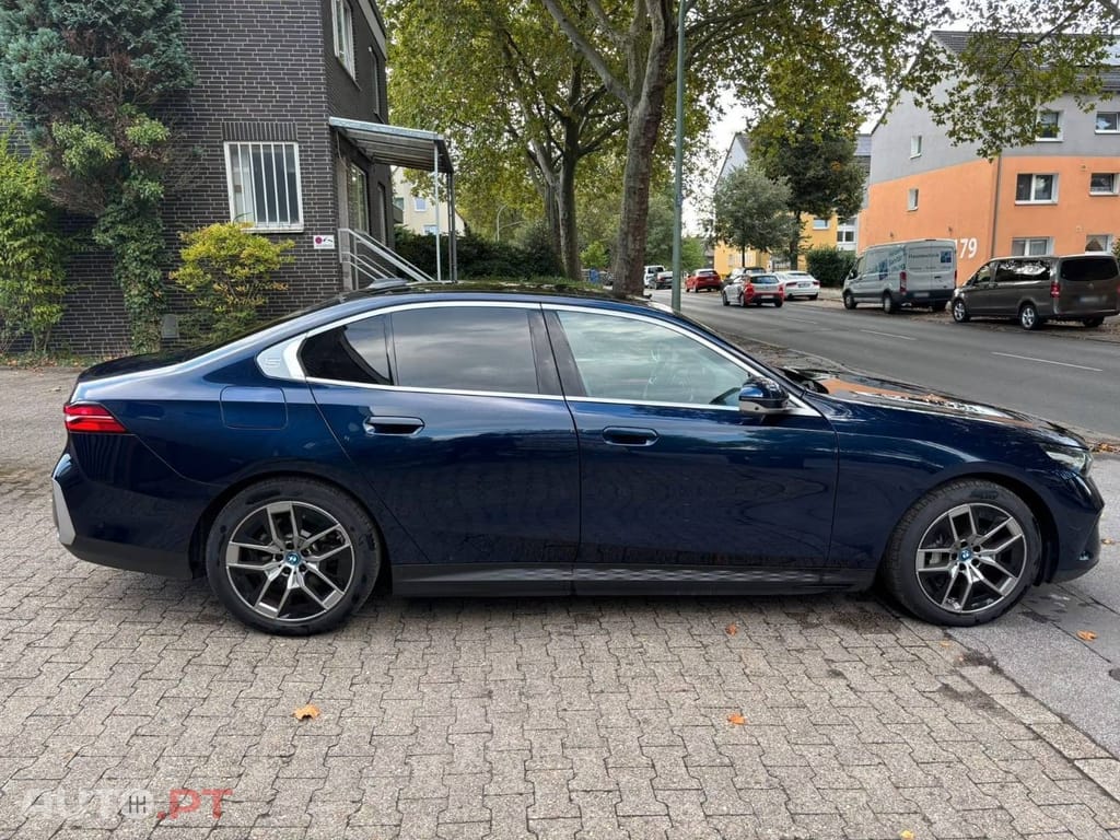 BMW i5 eDrive40 — fotografia 3
