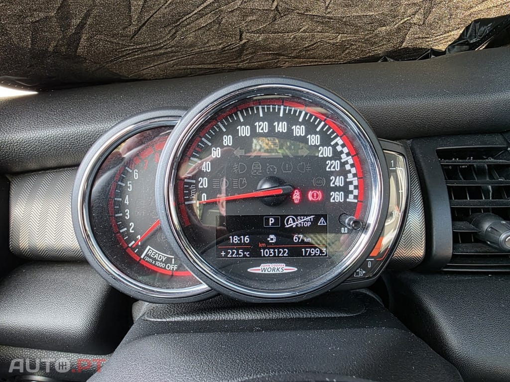 MINI Cooper John Cooper Works Auto Desportiva