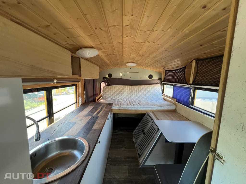 GMC Savana G35 School Bus