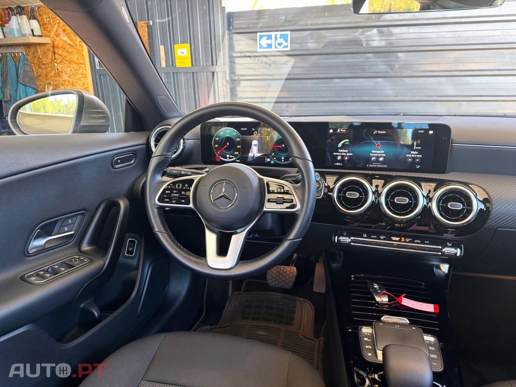 Mercedes-Benz CLA 180 d Shooting Brake 7G-DCT