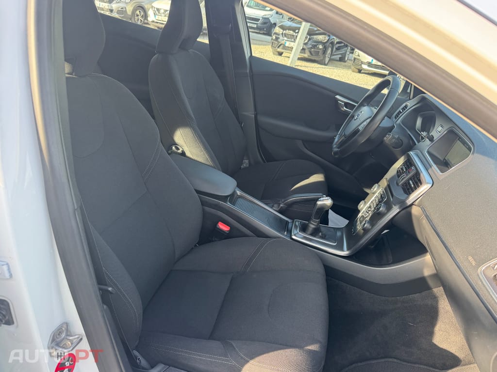 Volvo V40 2.0 D2 Momentum