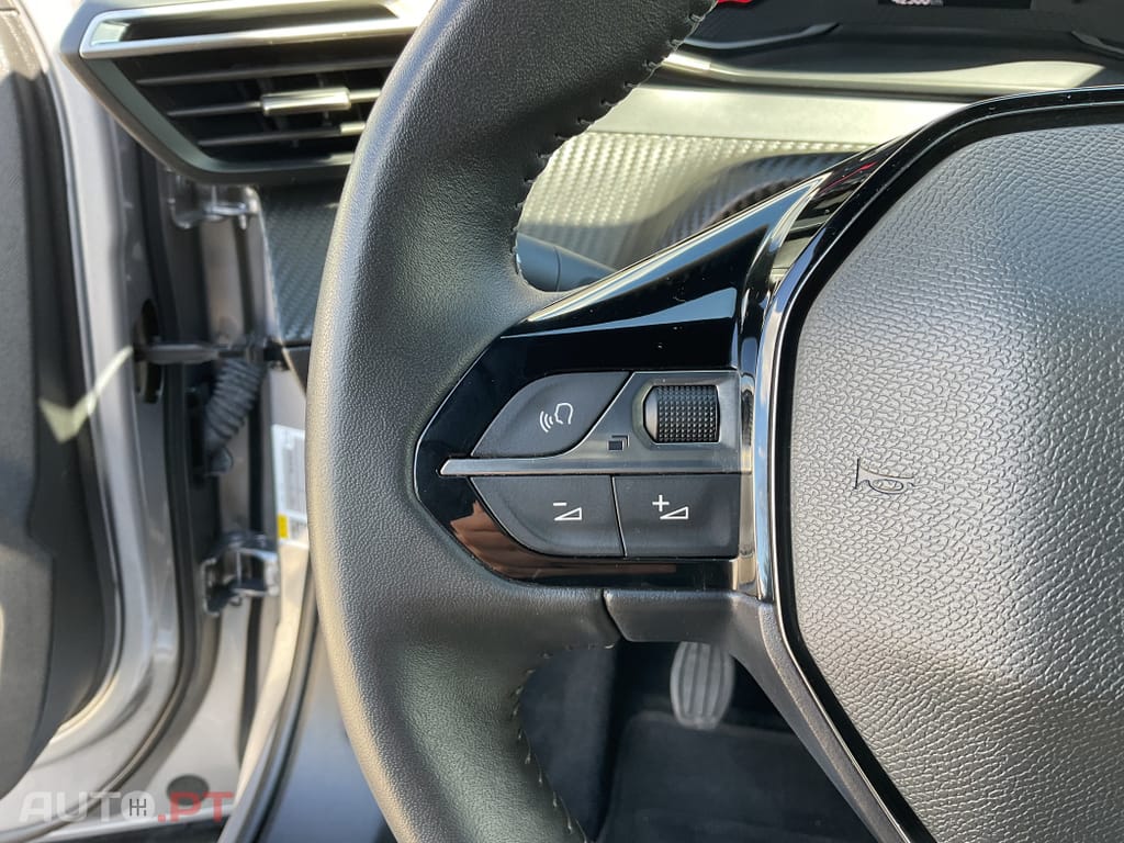 Peugeot 2008 1.2 PureTech Style