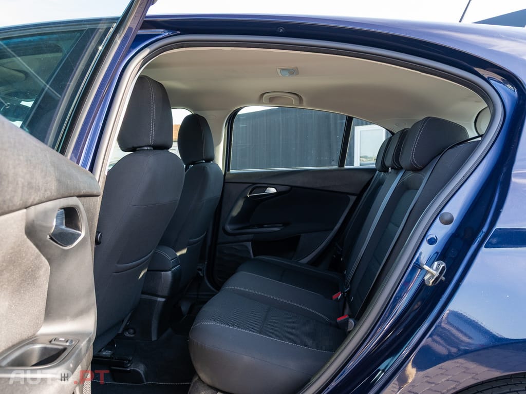 Fiat Tipo 1.3 MultiJet Life — fotografia 11