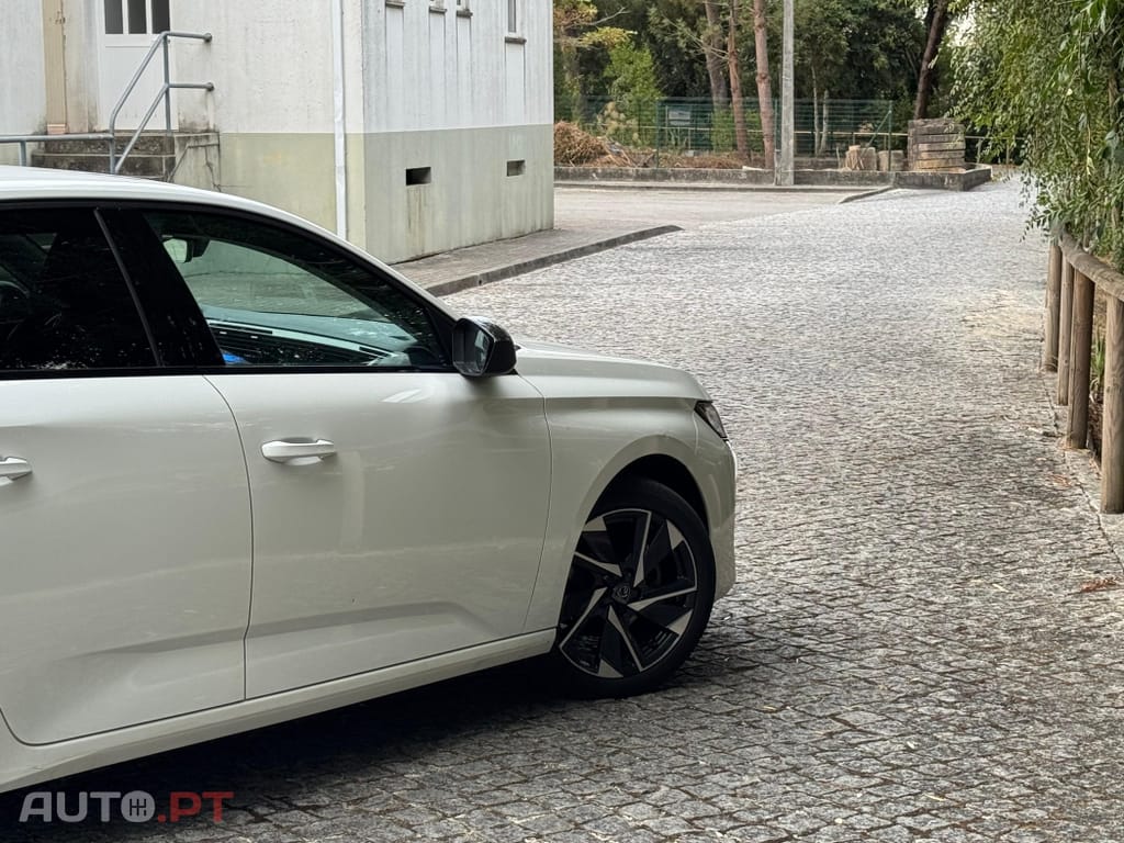 Peugeot 308 1.2 PureTech Allure EAT8