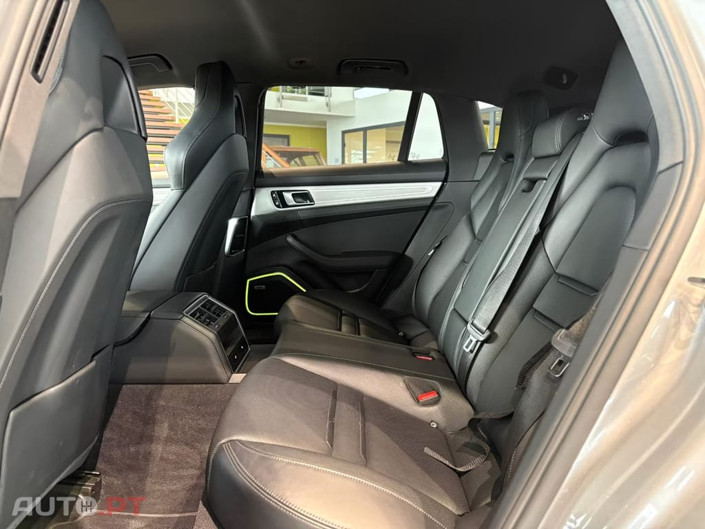 Porsche Panamera 4 E-Hybrid