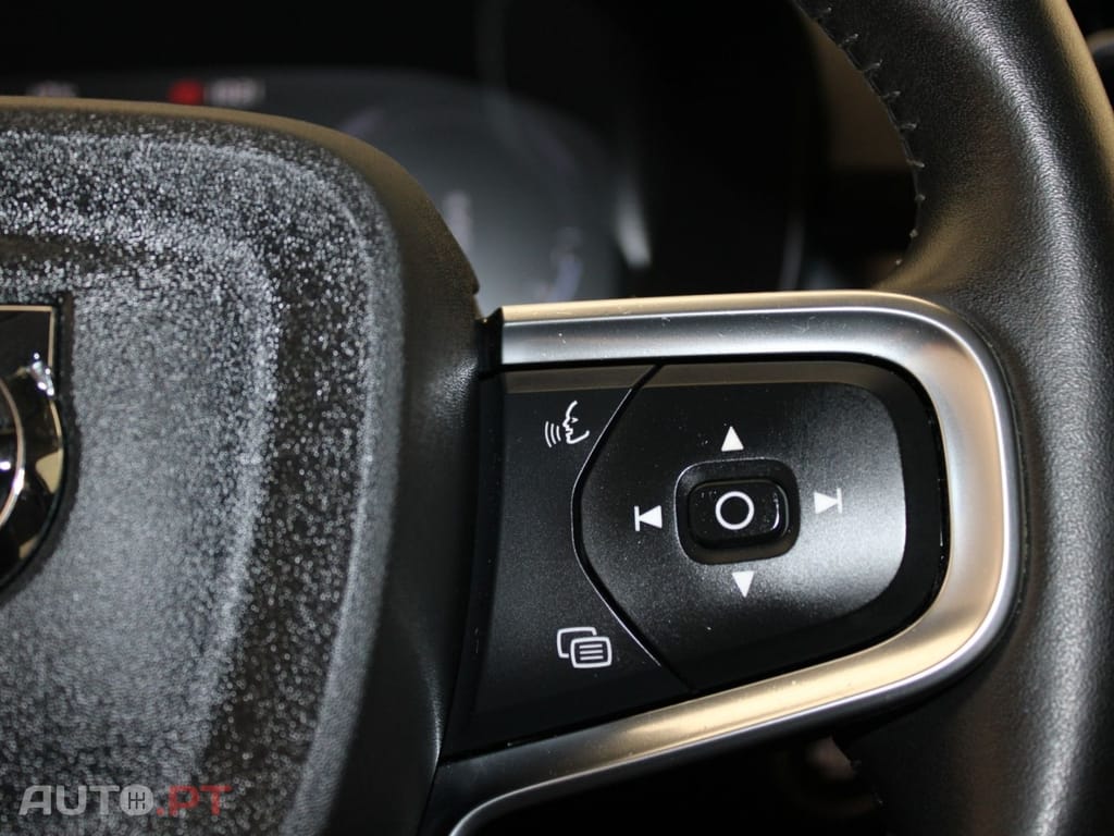 Volvo XC40 1.5 T2 MOMENTUM