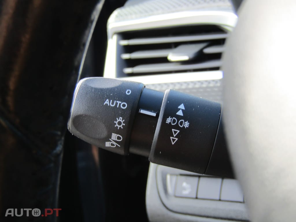Peugeot 208 1.6 BlueHDi Style