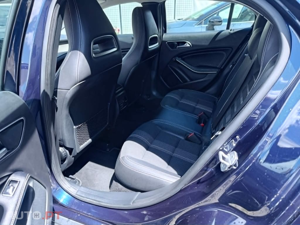 Mercedes-Benz GLA 180 URBAN SPORT