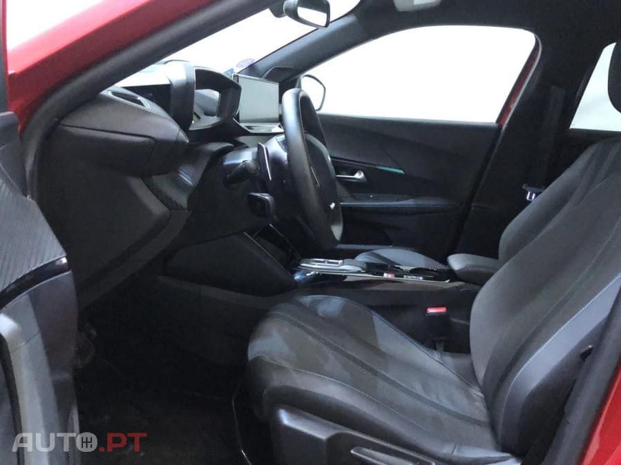 Peugeot 2008 1.2 PureTech Active Pack EAT8