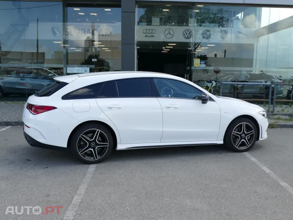 Mercedes-Benz CLA 250 e Shooting Brake AMG Line