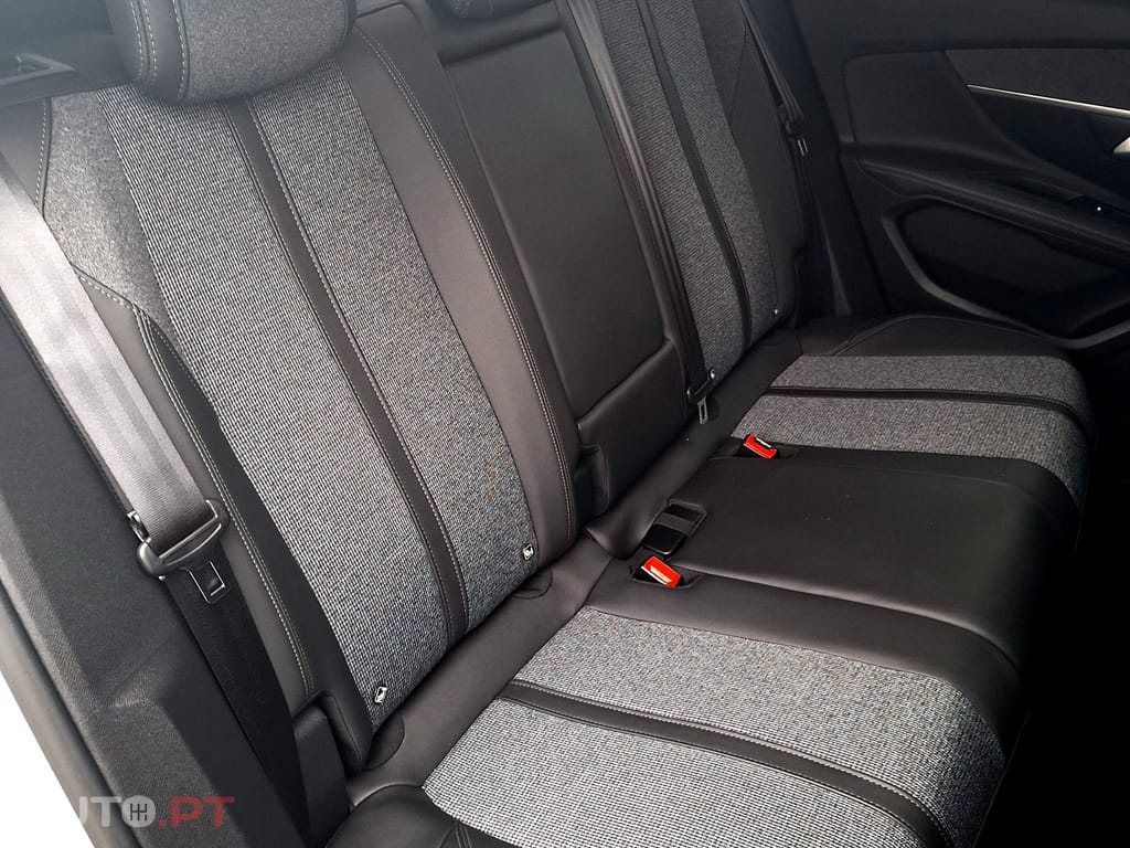 Peugeot 3008 1.5 BlueHDi Allure