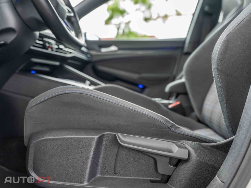 Volkswagen Golf 1.4 eHybrid OPF DSG GTE