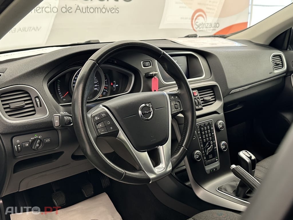 Volvo V40 Cross Country 2.0 D3 Momentum