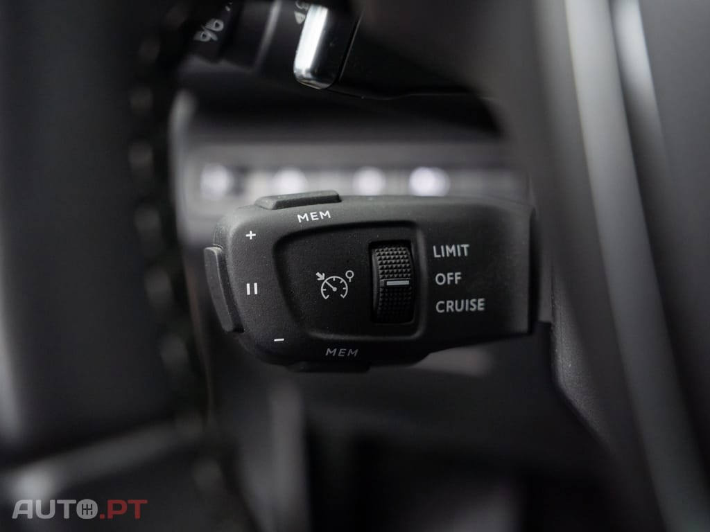 Peugeot 3008 1.6 Hybrid Allure e-EAT8