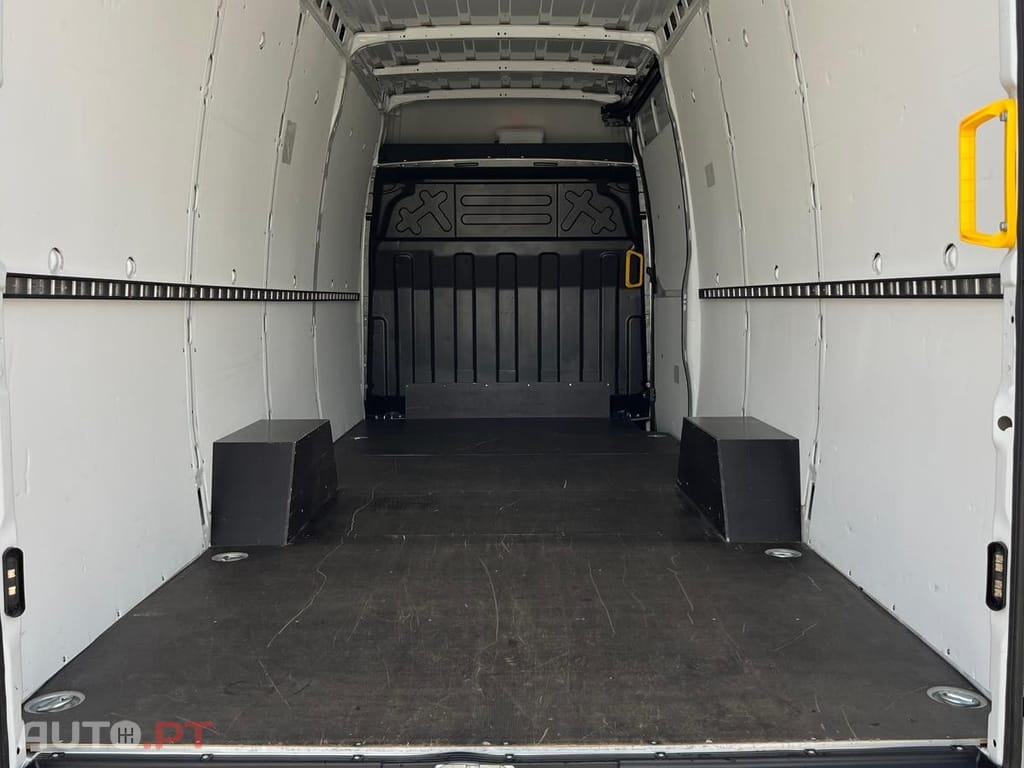 Iveco Daily 3.0  180 CV L 4 H 2