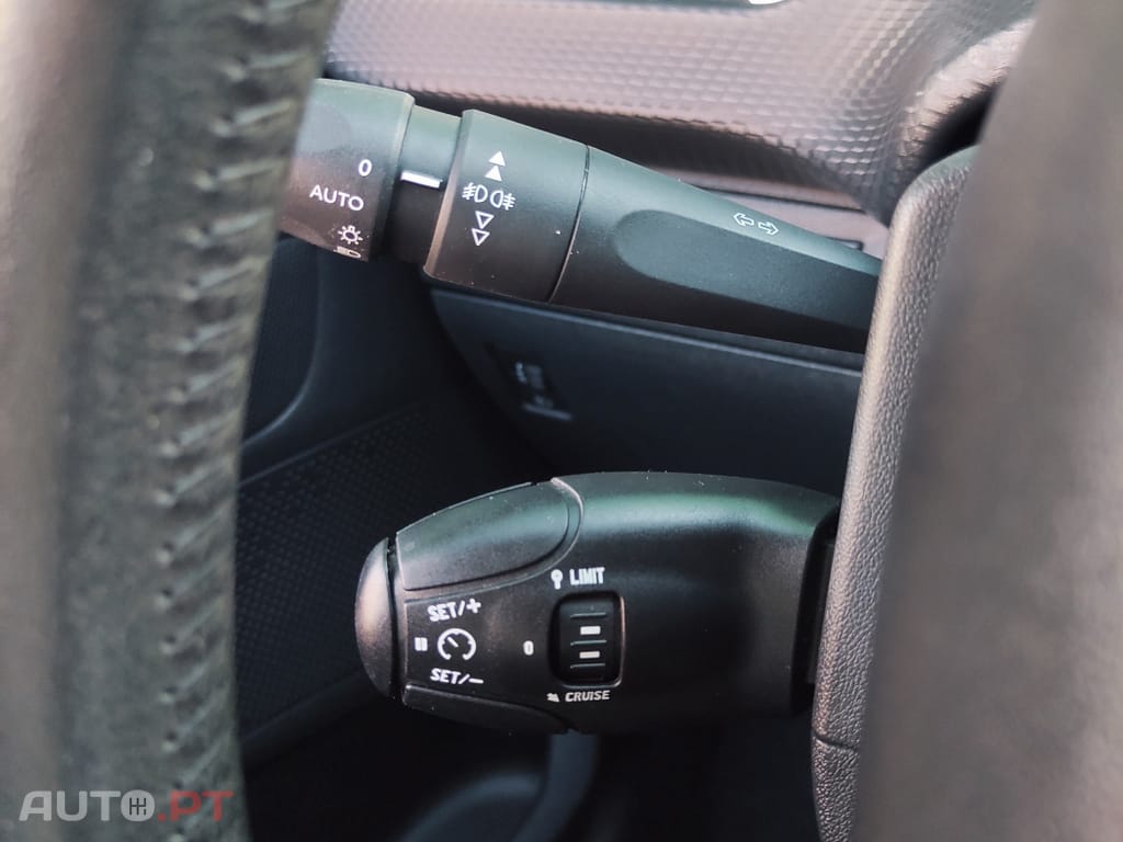 Peugeot 208 1.2 VTi SE Style