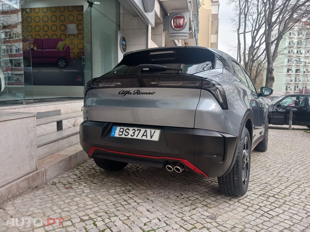 Alfa Romeo Junior 1.2 Speciale eDCT6