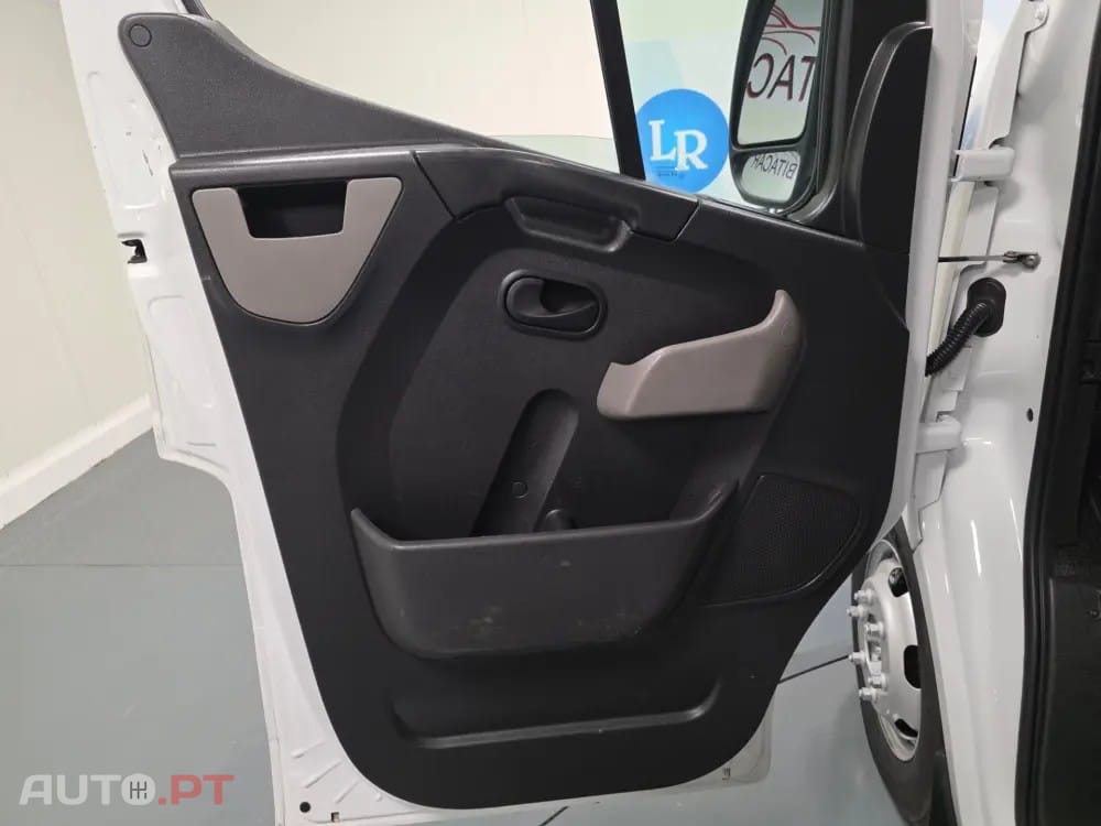 Renault Master 2.3 DCI 130CV BASCULANTE