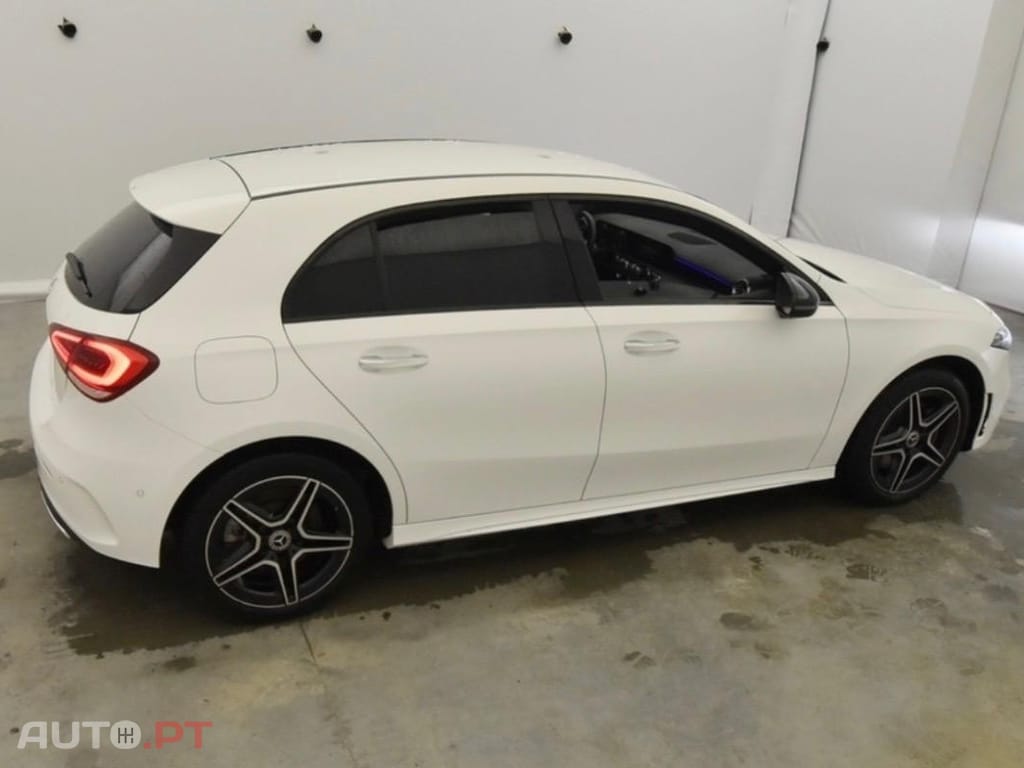 Mercedes-Benz A 250 e AMG Line