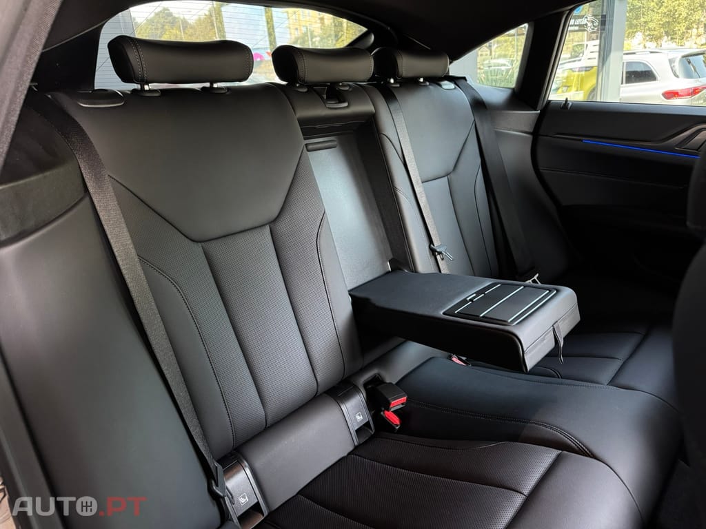 BMW 420 i Pack Desportivo M Auto